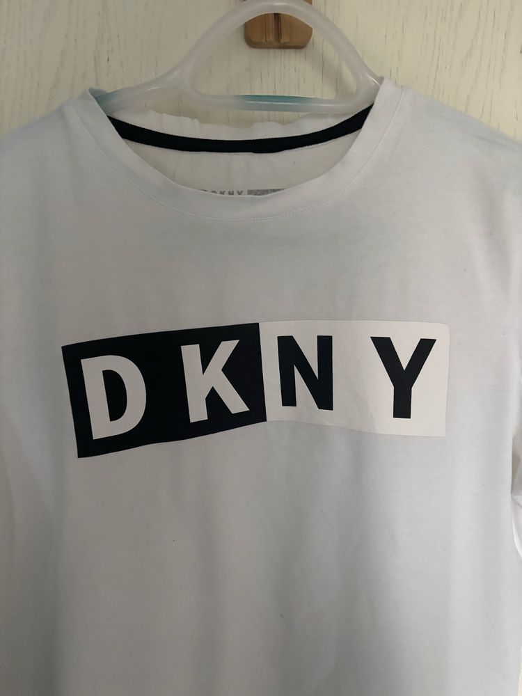 Biala koszulka bawelniana dkny uniwersalna