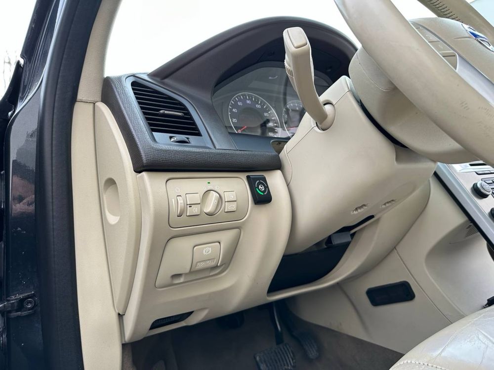 Продам Volvo xc60  2011