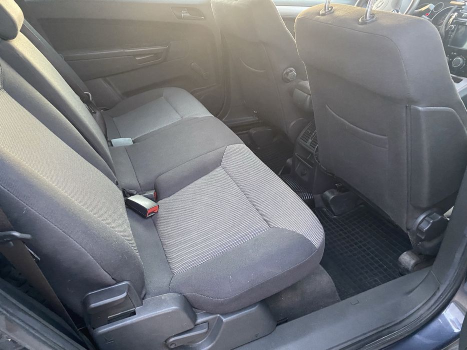 Opel Zafira b 2.2 бензин