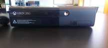 Xbox 360 E Dysk 250 GB + 2 Pady . Stan bardzo dobry