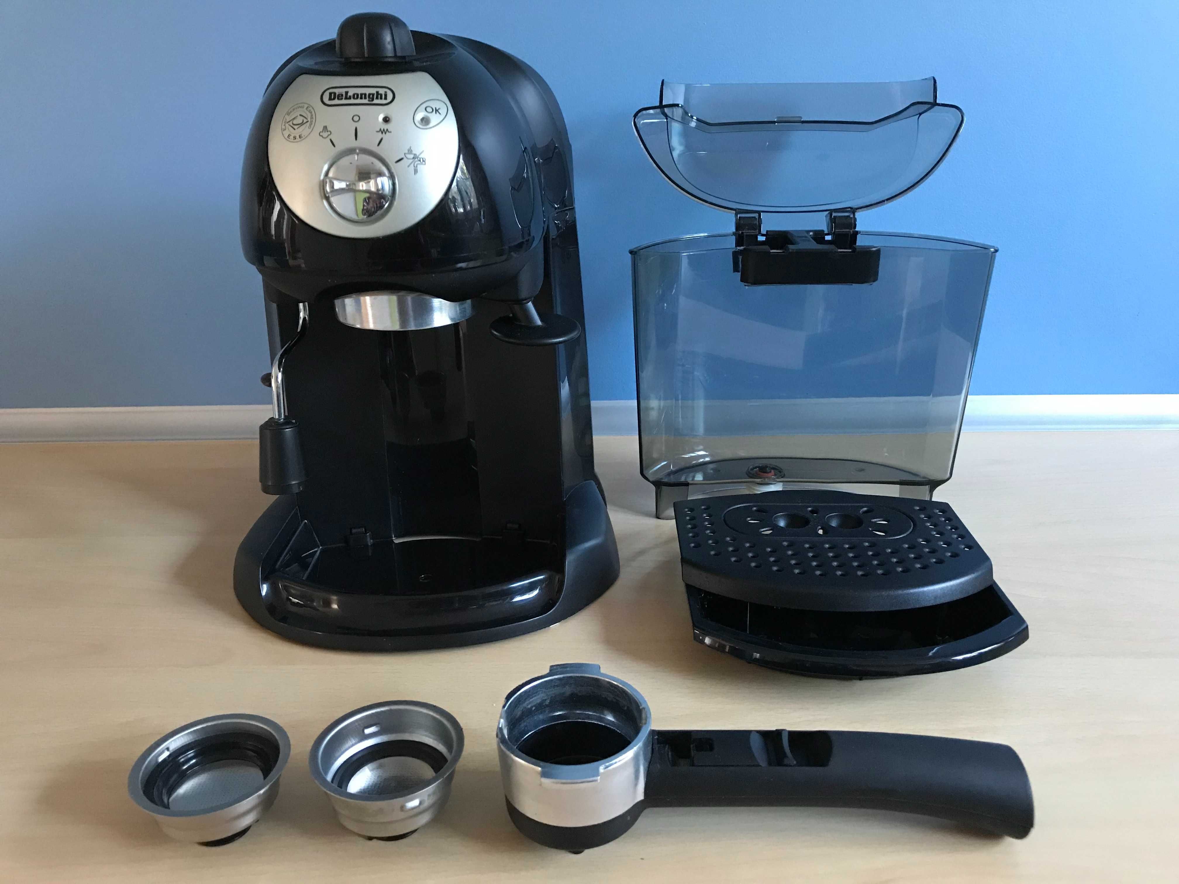 Ekspres ciśnieniowy DeLonghi PMR 2005.CC z funkcją spieniania mleka