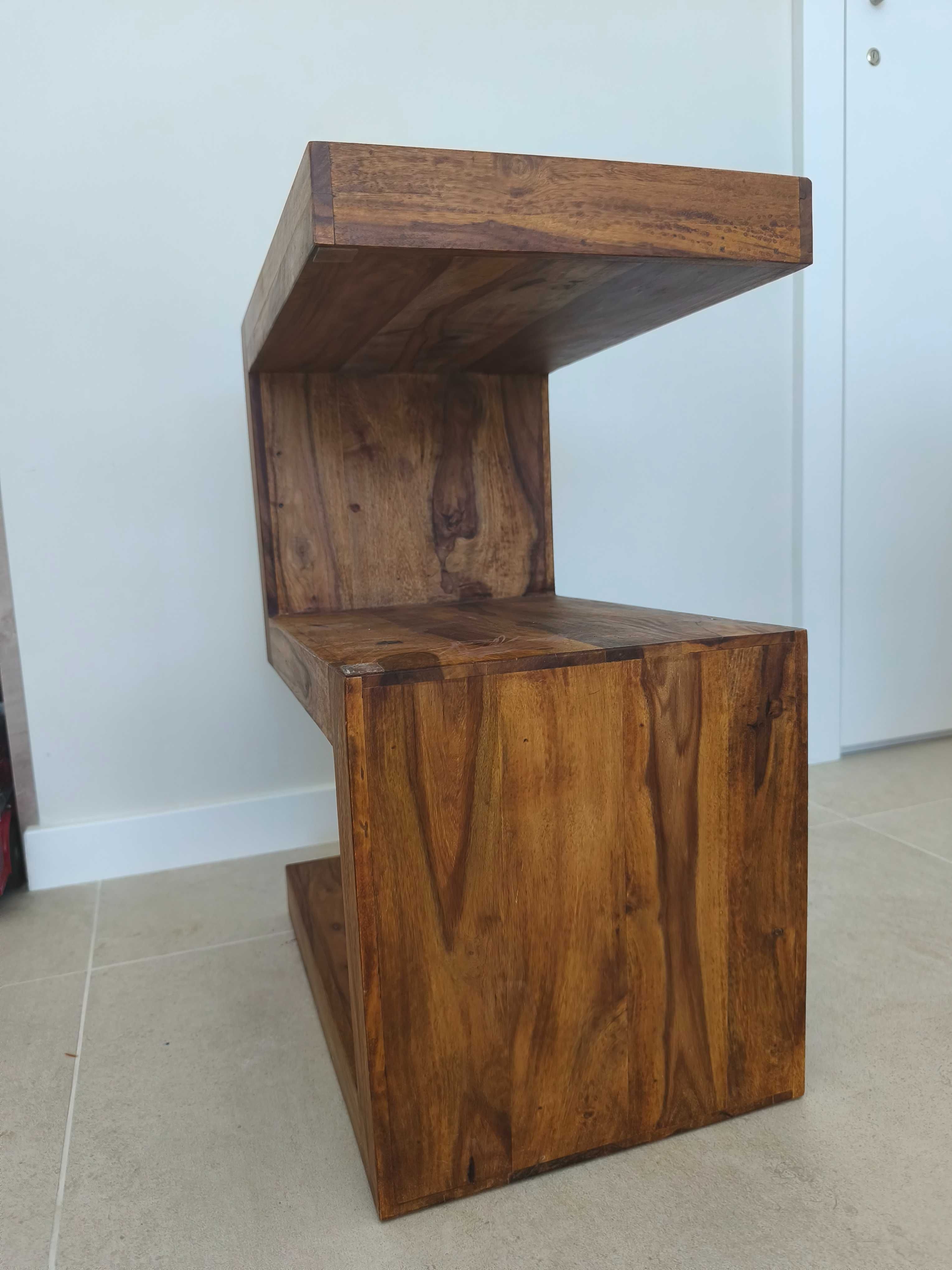 Mesa auxiliar Nogueira