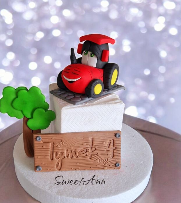 Zestaw dekoracji na tort traktor