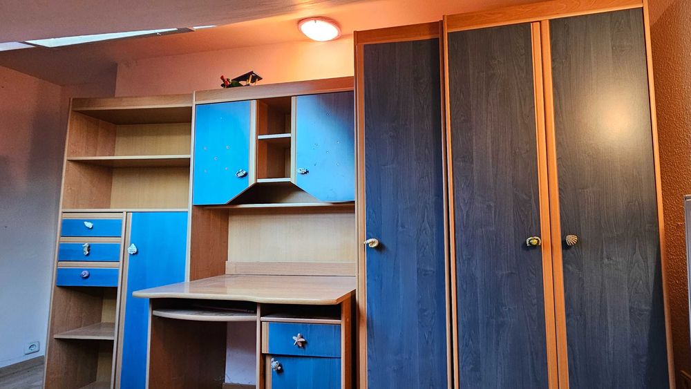 Sprzedam zestaw mebli młodzieżowych