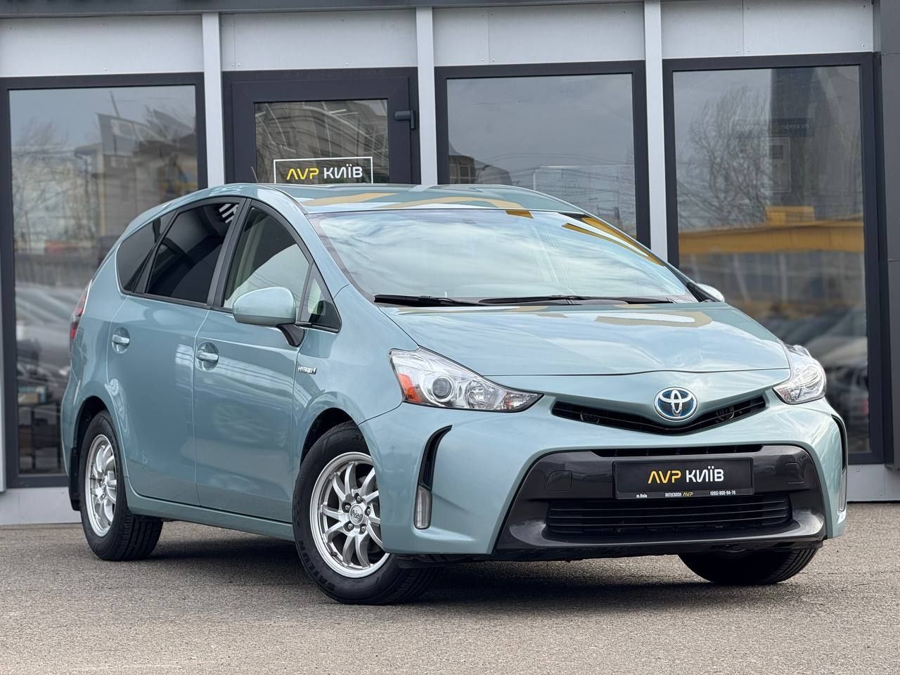 Toyota Prius V 2016 року, 1.8 гібрид, автомат, передній привід, 113т.к