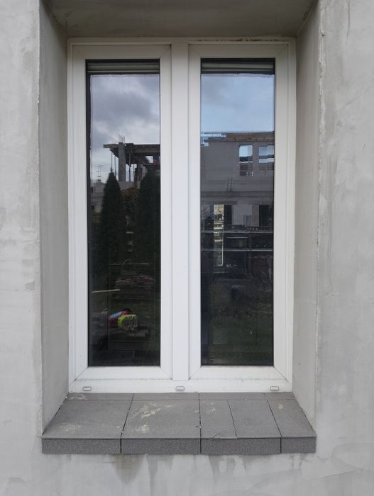 Okna plastikowe dwuskrzydłowe uchylne z roletami