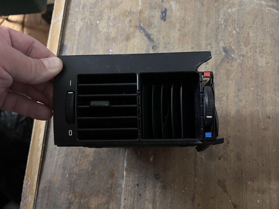 Воздуходув Салона Консоль BMW Е39 Задний Дефлектор