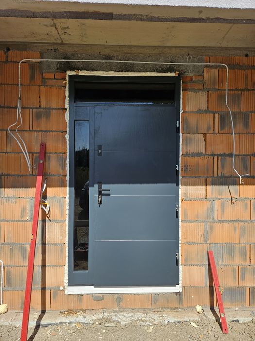 drzwi zewnętrzne drewniane producent/montaz/dowóz