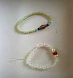 Duas pulseiras novas