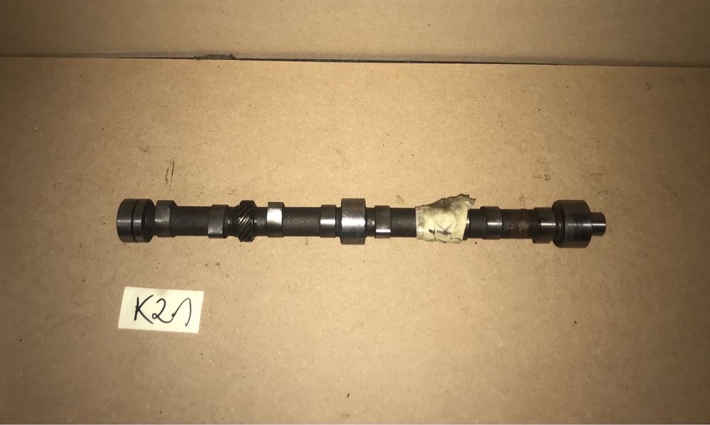 Wałek rozrządu Nissan K21