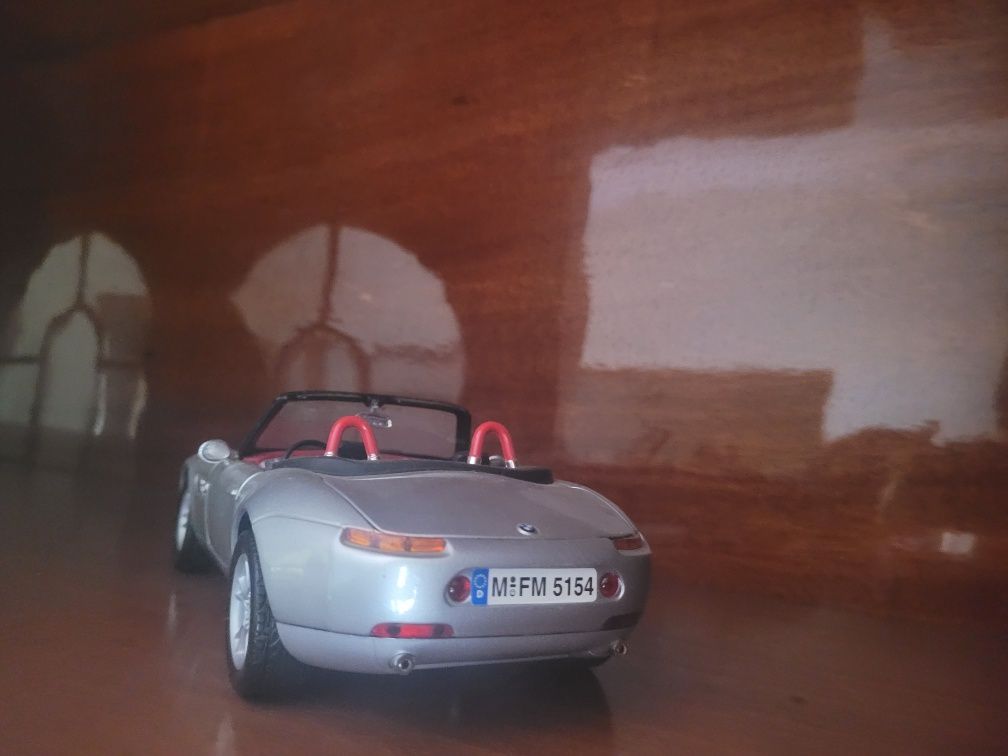 Miniatura 1:18 BMW Z8