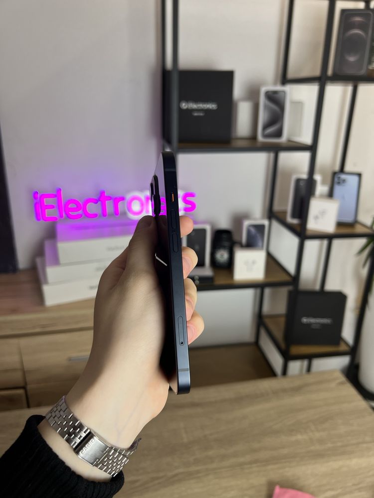 iPhone 13 128 GB Midnight + AirPods Pro 2