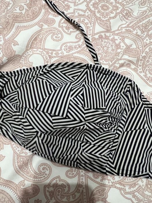 Top e cuecas de biquini