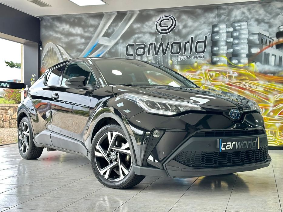 Toyota C-HR 2.0 Hybrid Square Collection
