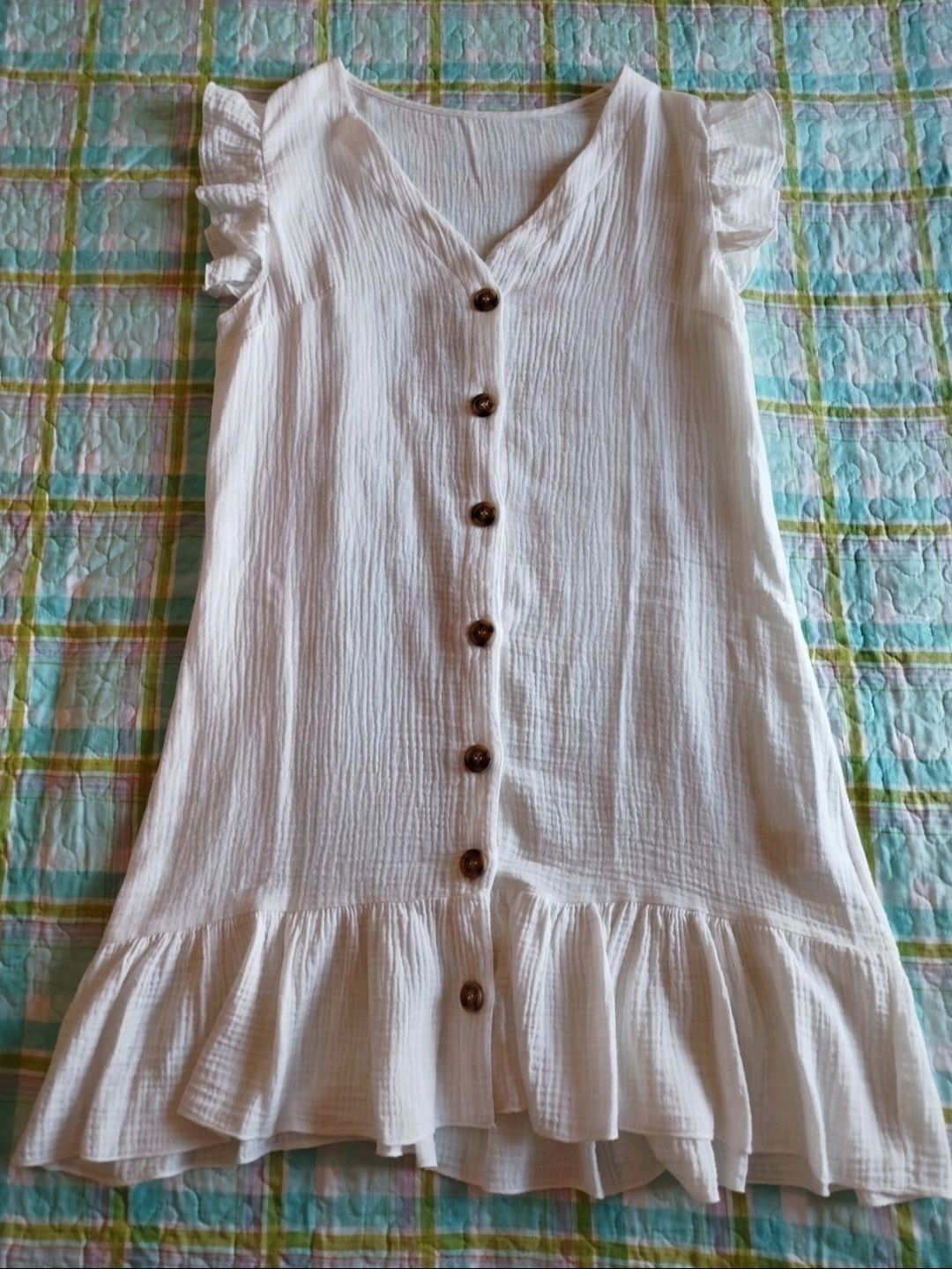 Vestido branco pelos joelhos
