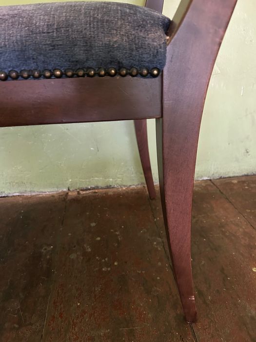 Tapicerowana drewniana ławka