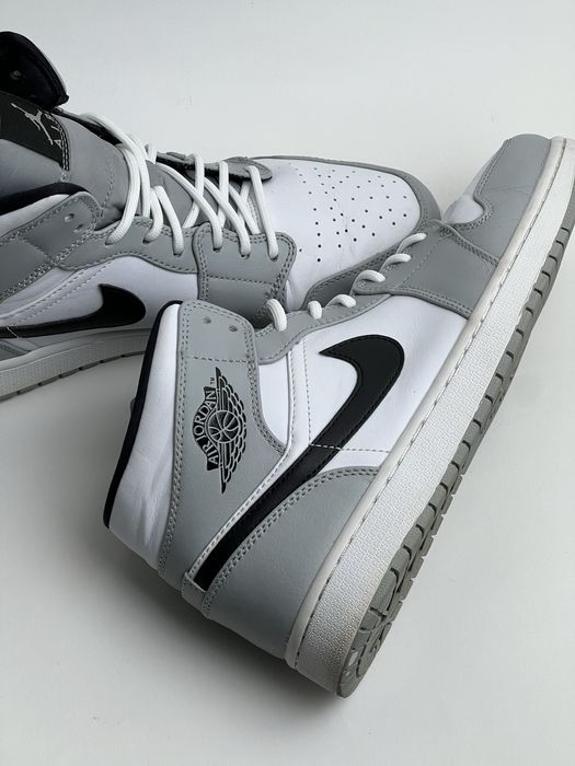 Nike Air Jordan 1 mid light smoke grey