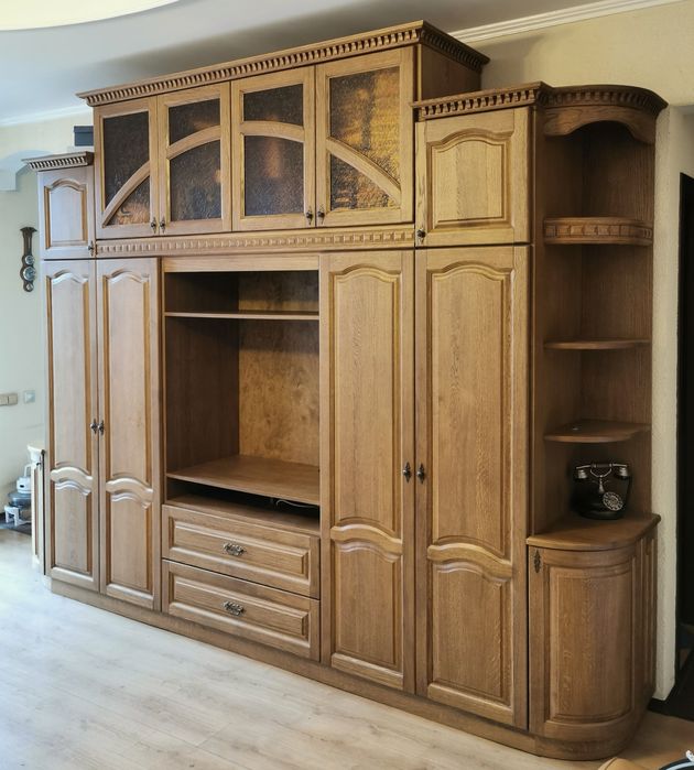 Продам шкаф, фасад натуральное дерево - дуб.