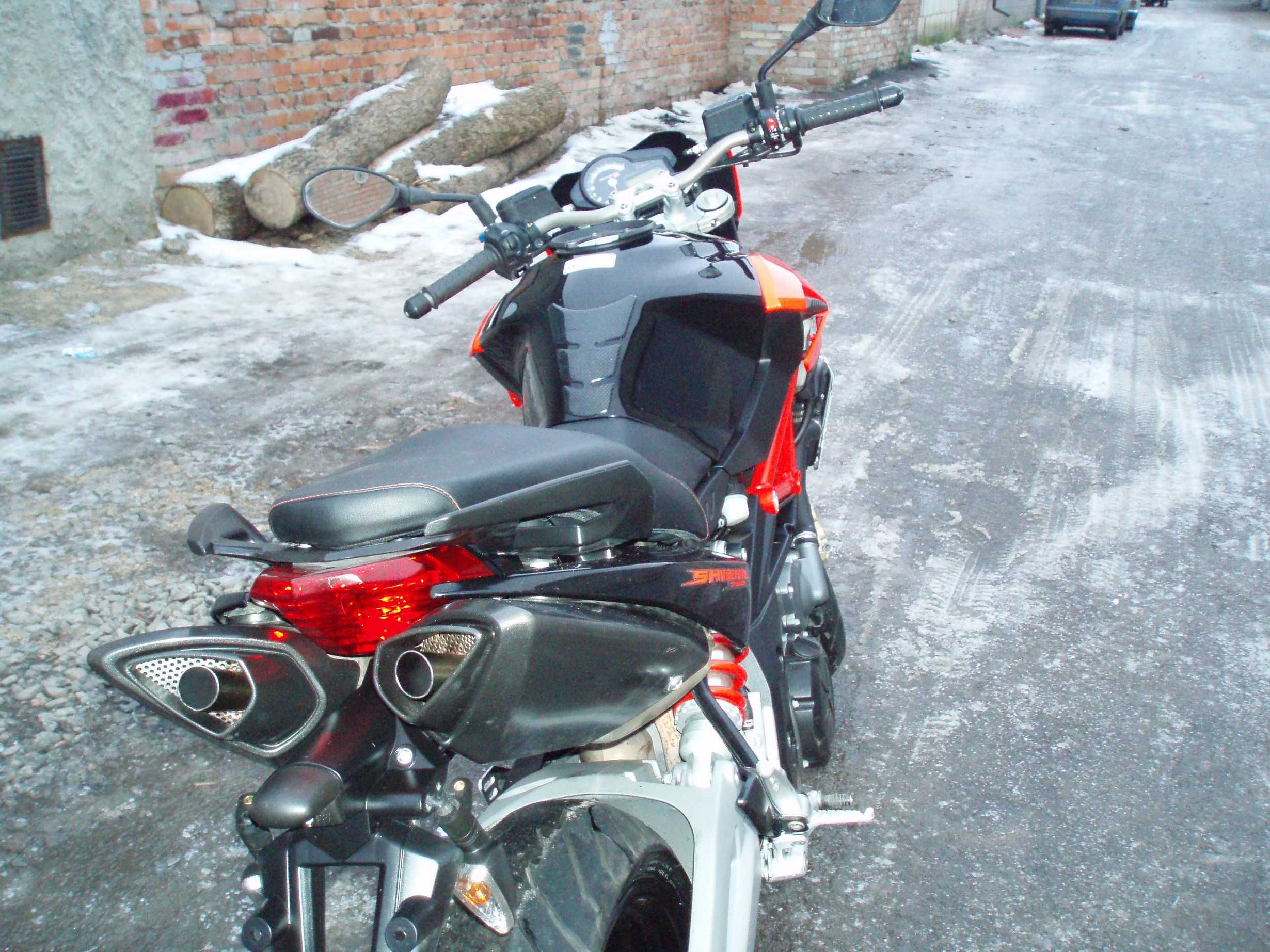 aprilia SHIVER750