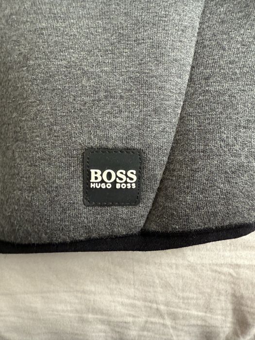 Casaco cinzento escuro da Hugo Boss