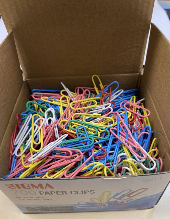 Канцелярські скріпки Sigma кольорові 32мм 700шт(2 уп)