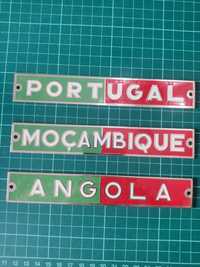 Antigas chapas Portugal Angola Moçambique com as cores nacionais