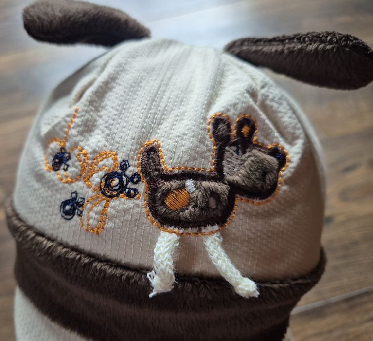 Jesienno zimowa czapeczka dla smyka 42 Nowa