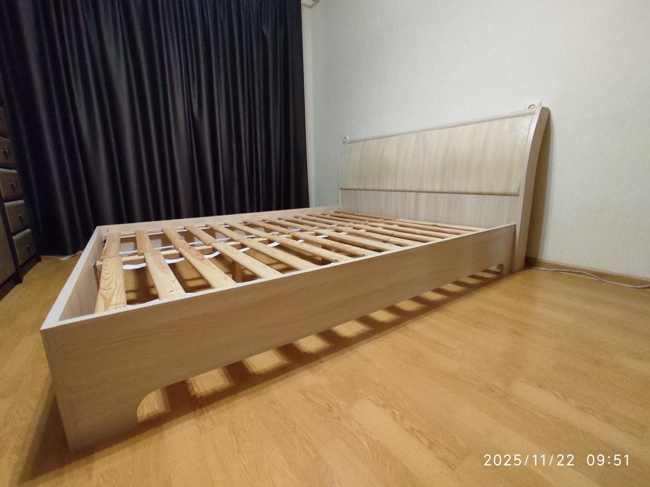 Продам двоспальне ліжко 200/160