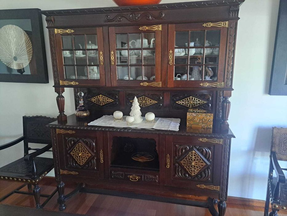 Mobília de sala de jantar, estilo renascença.