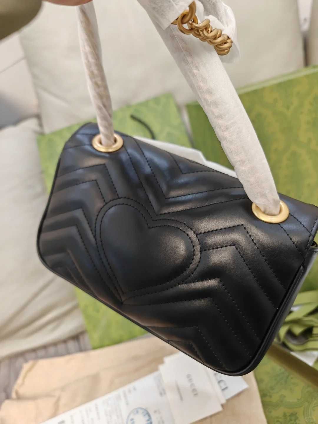 Bolsa de ombro pequena Gucci GG Marmont