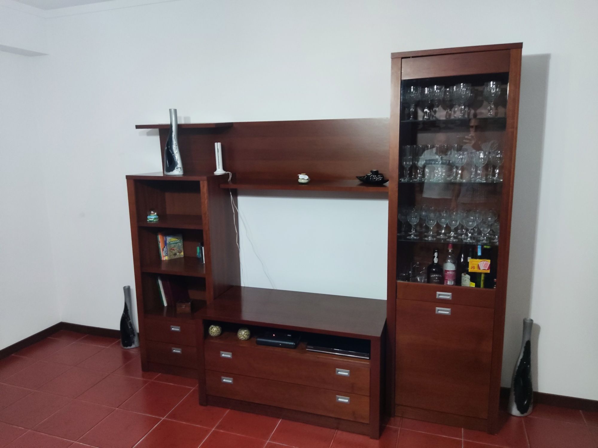 Móvel de Sala com vitrine