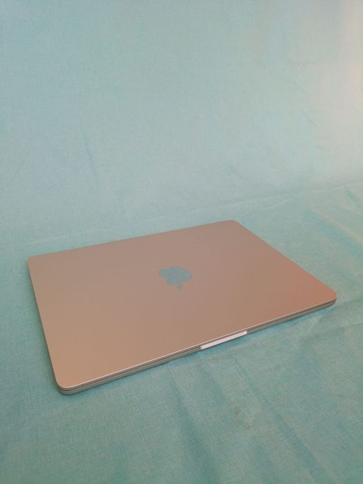 MacBook Air 13" M2 (2022) – Teclado Inglês - Cor Luz das Estrelas (Sta