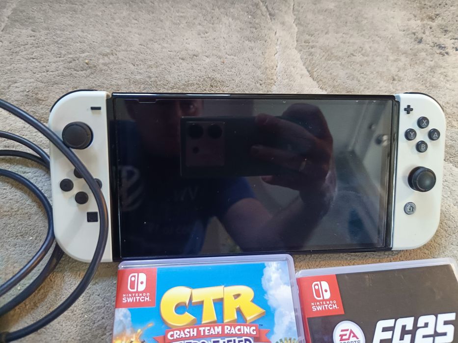 Konsola Nintendo switch oled 2 pady pokrowiec ctr FIFA 25 karta 512 GB