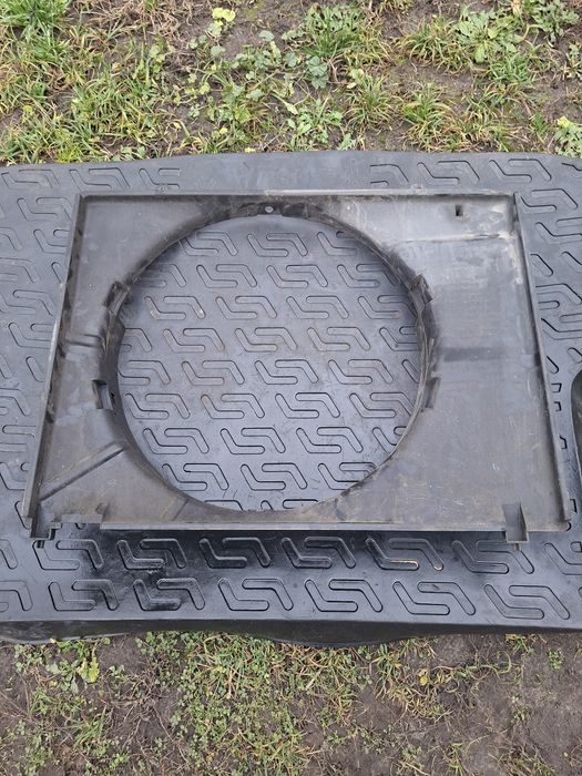 Дифузор радиатора Митсубиси Паджеро Вагон 4