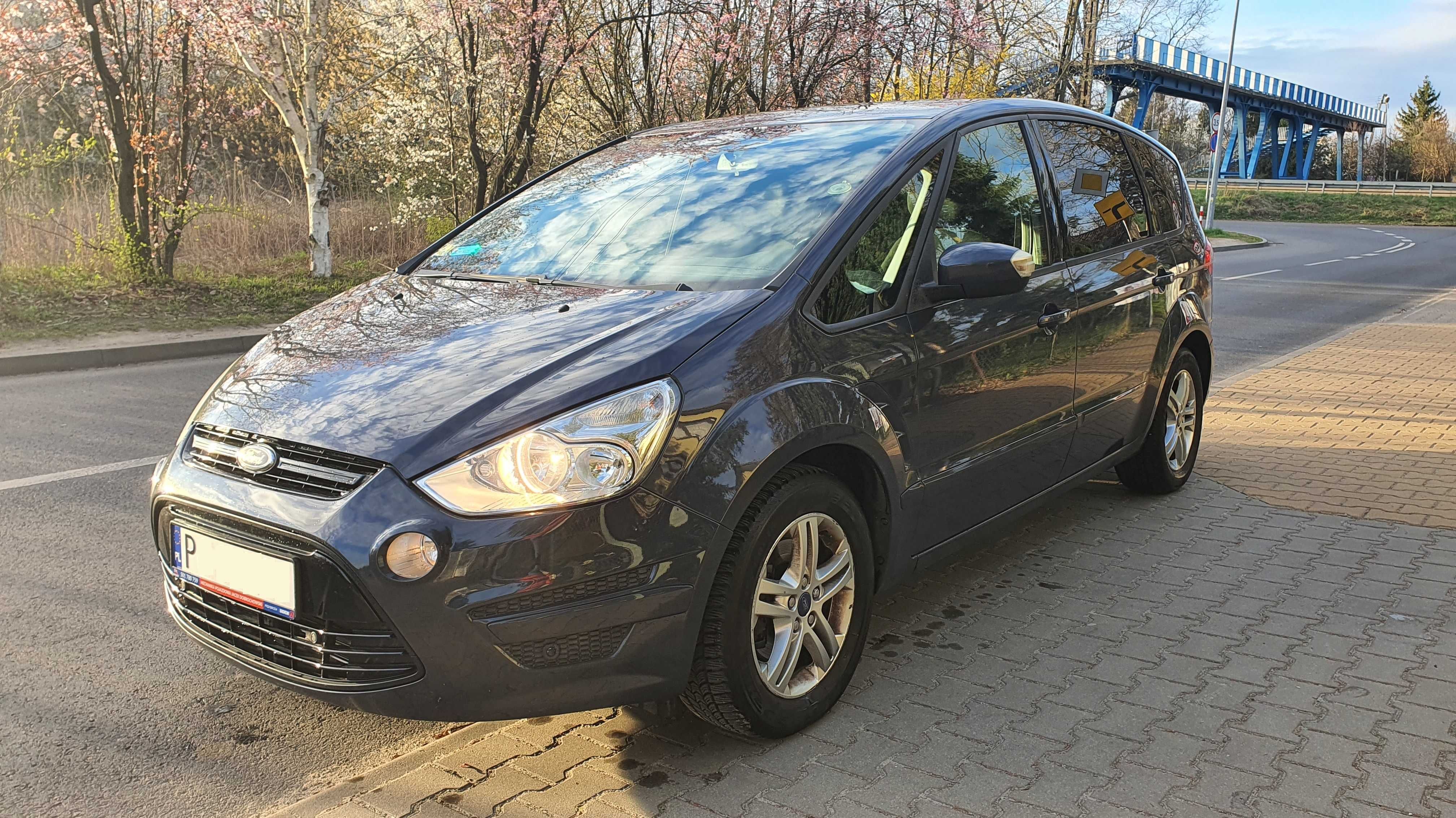 zadbany Ford S-Max pojemność 1560 cm3 diesel,  grafit metalik r. 2012