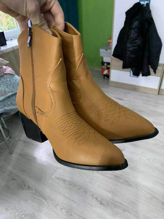 Sprzedam buty damskie kozaki
