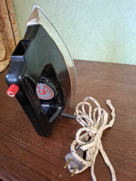 Утюг УТП - 1000, Васильковский завод "Электроприбор"