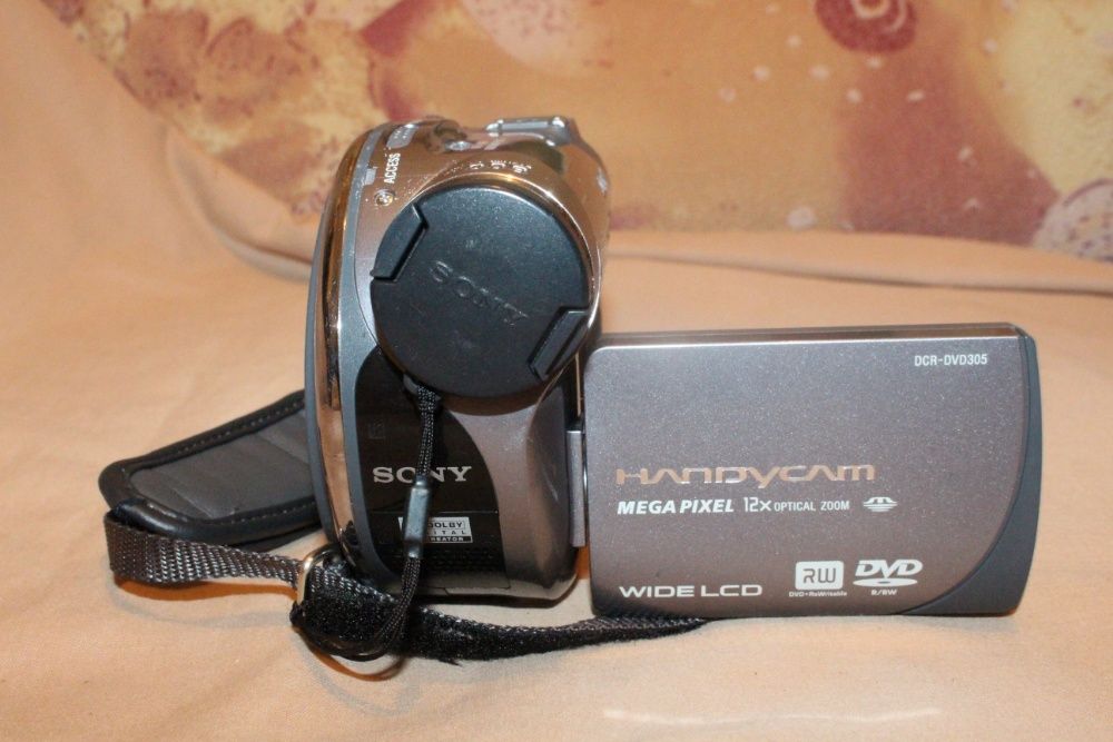 Видеокамера Sony DCR-DVD 305