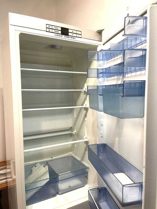 Холодильник Kaiser висота 200см 2камерний морозилка стан ідеал