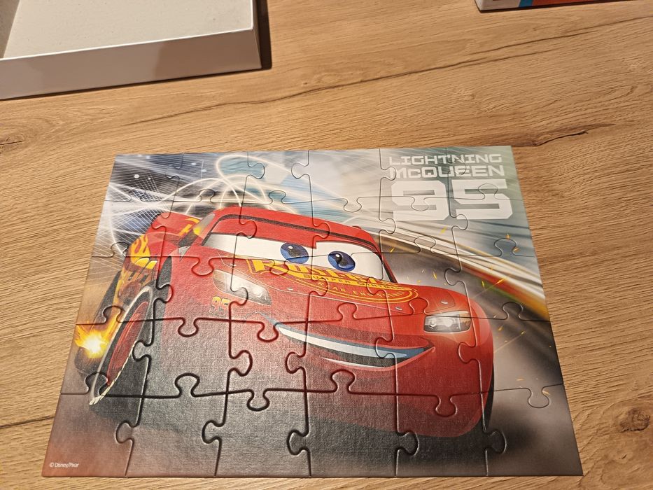 Sprzedam puzzle 30 szt stan bdb