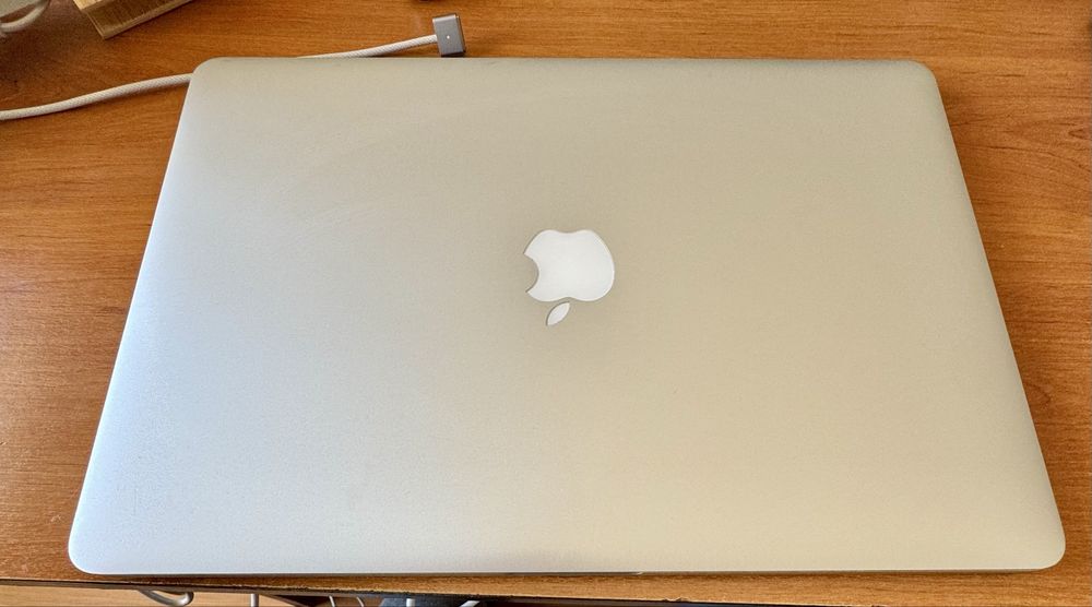 MacBook Pro retina 15” i7 16 GB RAM 512GB SSD. Meados de 2014.