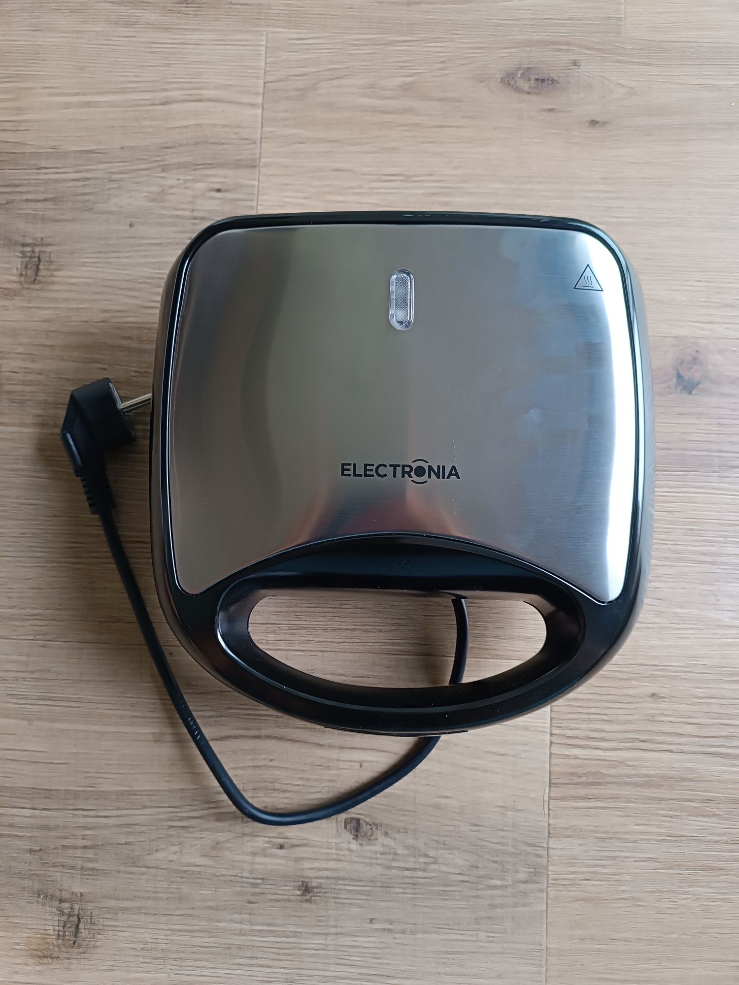 Sanduicheira Electronia nova