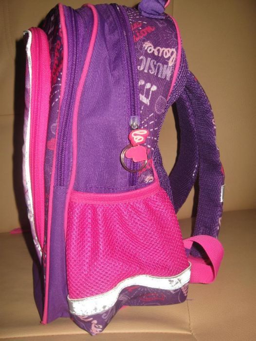 Plecak szkolny z violetty i drugi dla przeczkolaczka.