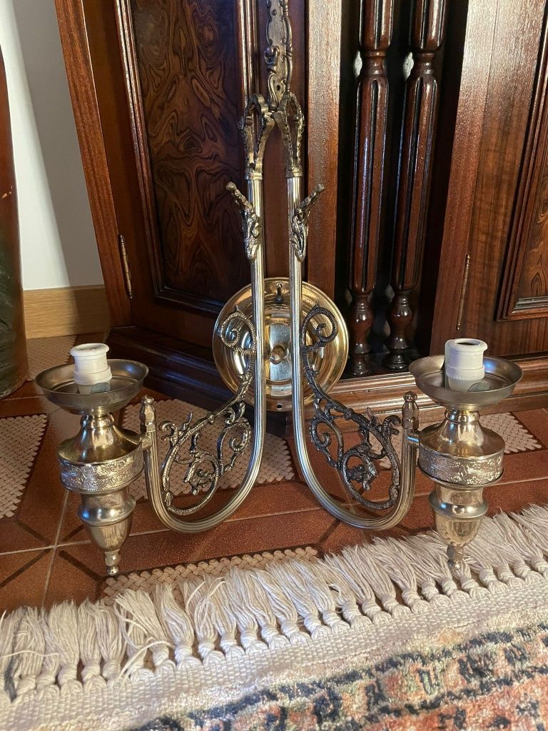 Cadeiro de teto e de parede