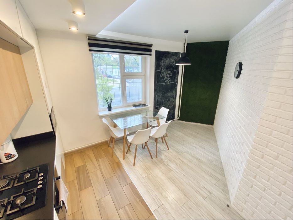 Трикімнатна квартира подобово SKY HOUSE. Безключовий доступ!