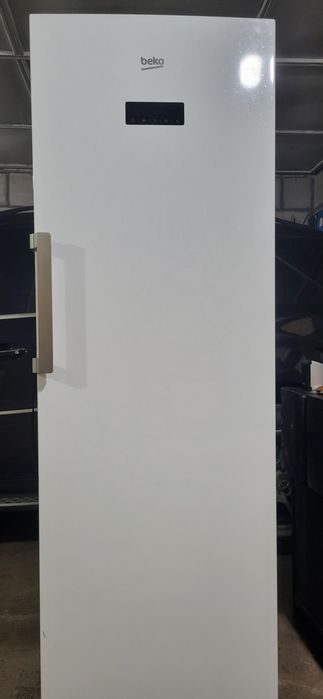 Однокамерний холодильник Beko RSNE445E22