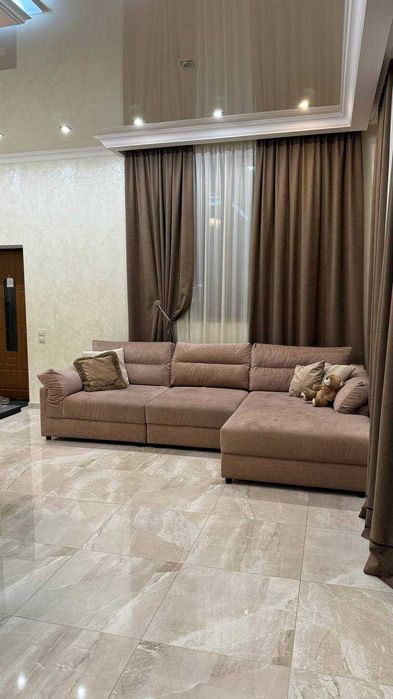 В продажу трьохповерховий таунхаус 120м2