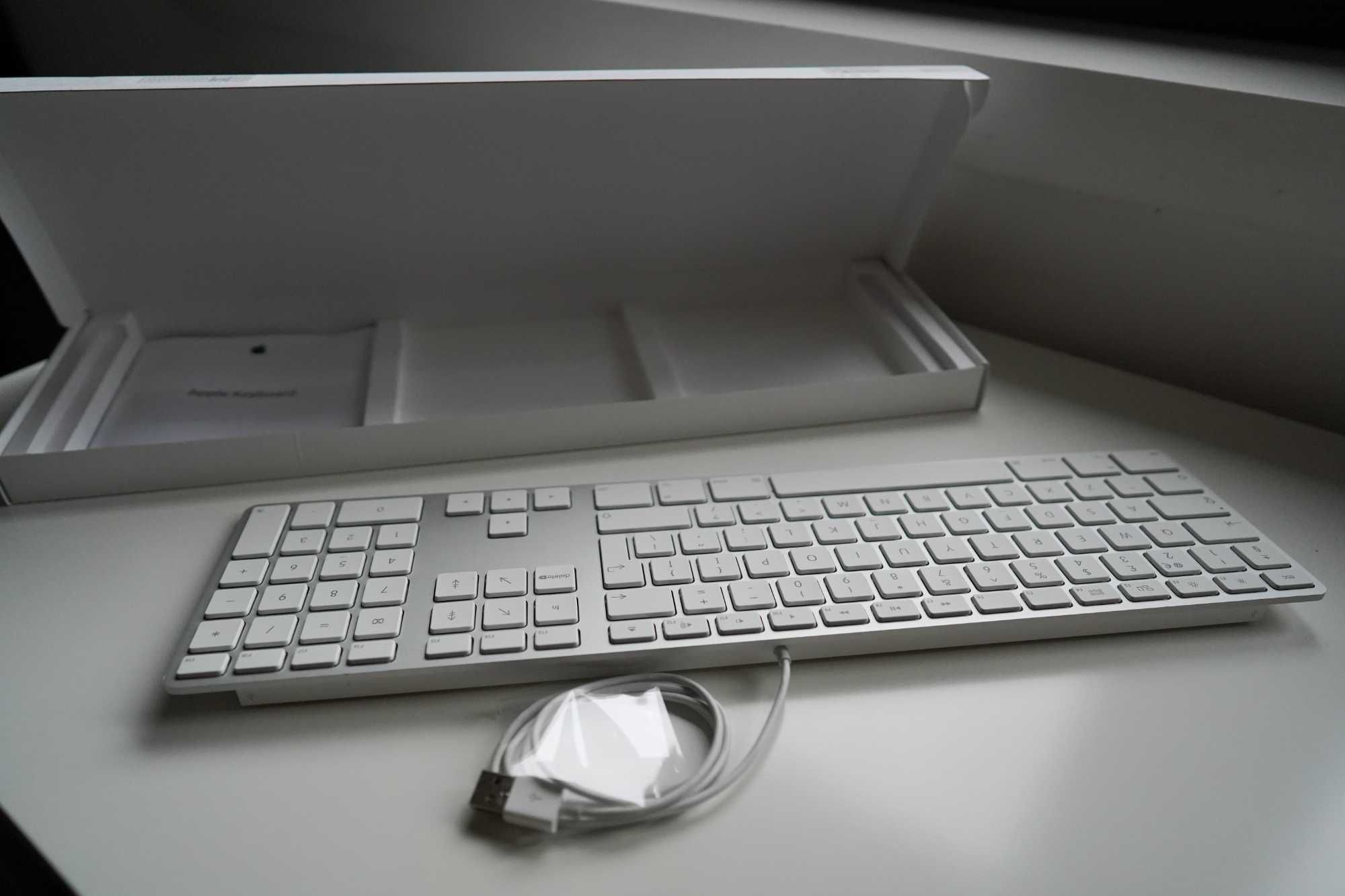 Apple Keyboard with Numeric Keypad White Used