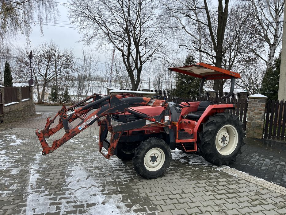 Traktor kubota gl320 gl 320 32 km ladowacz tur 4x4 rewers