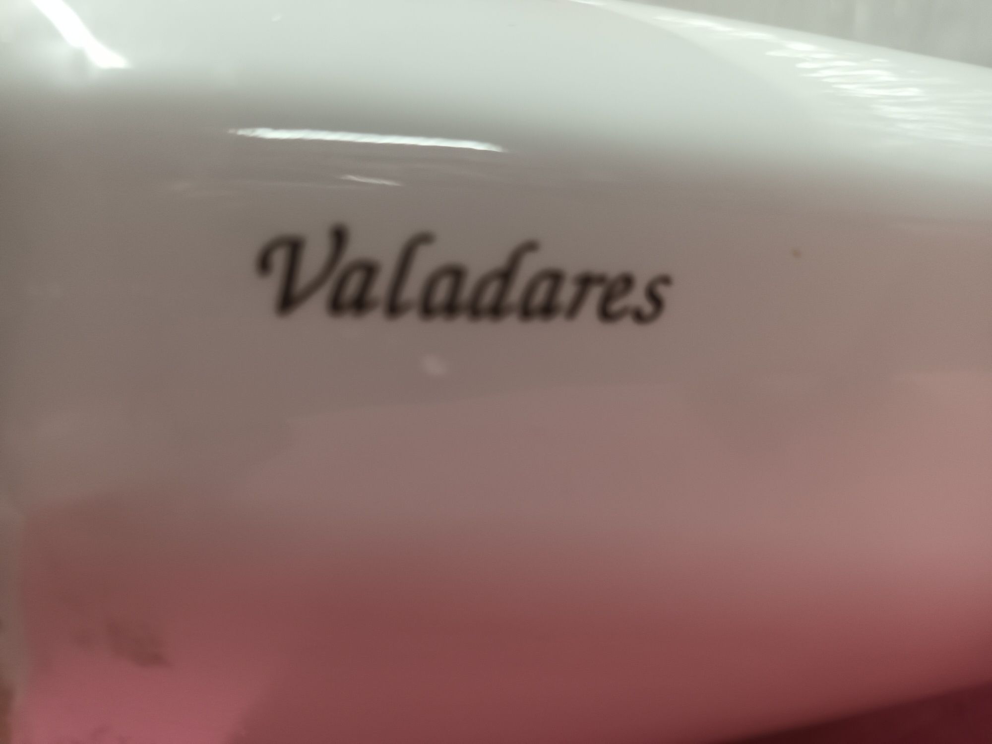 Lavatório e coluna Valadares